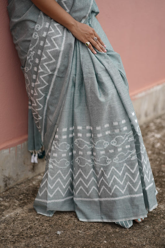 Samuka Odisha sambalpuri Ikat handloom saree in pure cotton in pastel colour